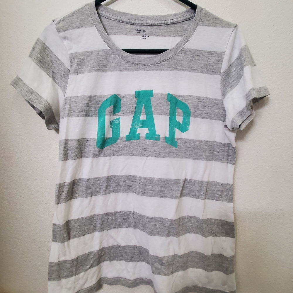 Gap t-shirt